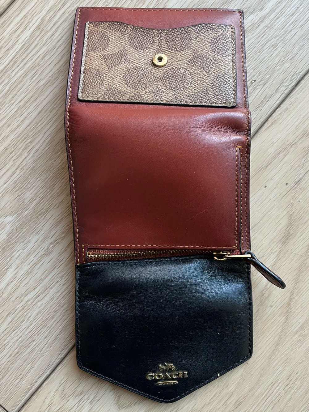 Coach Wallet - Picture 5 of 6
